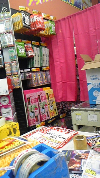 ドン・キホーテの売り場にiroha社員が訪問！「女性が安心してアダルトグッズを買える場所に」 ｜ iro iro