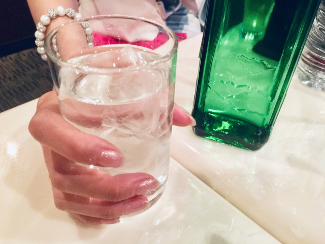 水商売もいろいろ。始める前に知っておきたい 水商売の種類と時給と仕事内容 -