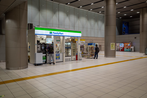 ツルミロボBlog | つくばエクスプレス・秋葉原駅、ファミリーマートTX秋葉原駅店がリニューアルオープン