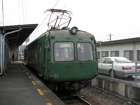 熊本電鉄 北熊本駅を上熊本駅に出発する５０００系電車