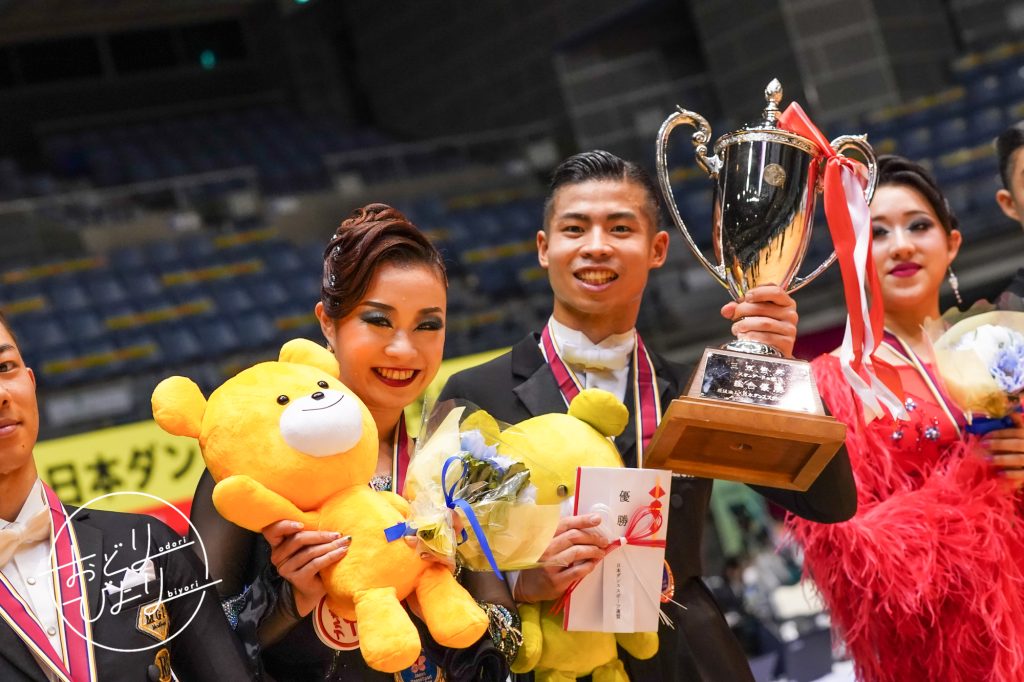 ダンススポーツ 宮元町・小嶋さん 日本一 アマ最高峰大会で初優勝