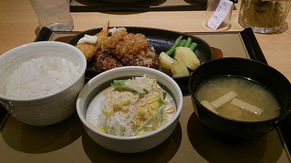 やよい軒 五日市店のアルバイト・パート求人情報 （広島市佐伯区・定食レストラン「やよい軒」のホールスタッフ）