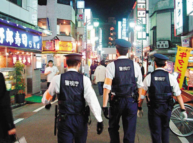 風俗店スカウト、商店街に 私服警官につきまとった疑い：朝日新聞デジタル