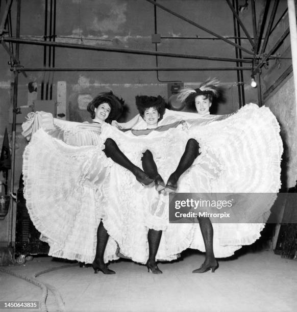 French Cancan Show in Paris