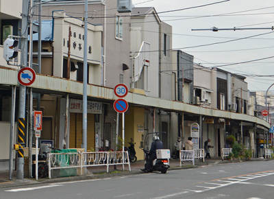 横浜曙町 親不孝通りに残された赤線跡 - 廃屈な日々〜旅と廃墟の回顧録〜