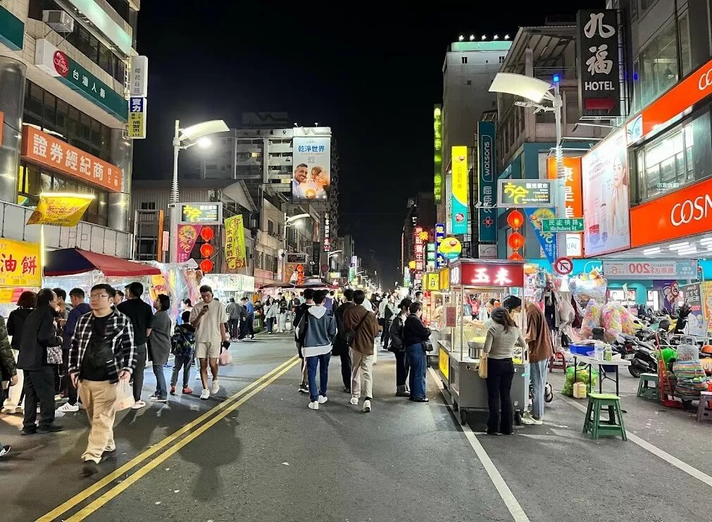 海鮮の屋台が充実した高雄の「六合夜市」。老舗のパパイヤミルクが大人気 | ほぼ備忘録☀ 関心は食と旅と昼寝