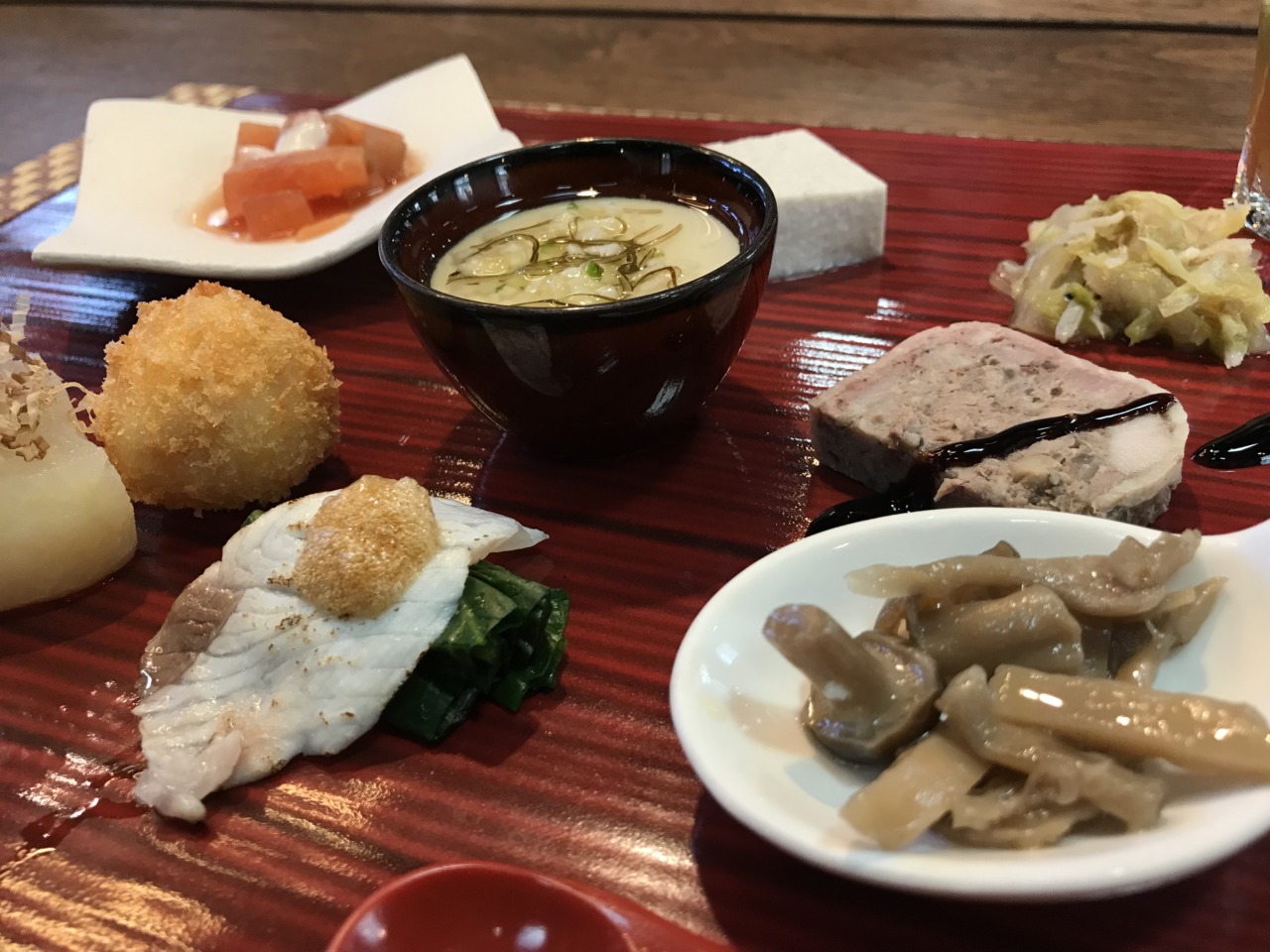 お箸で食べる和フレンチ＆カフェ そられ 千葉市緑区古市場 席：席