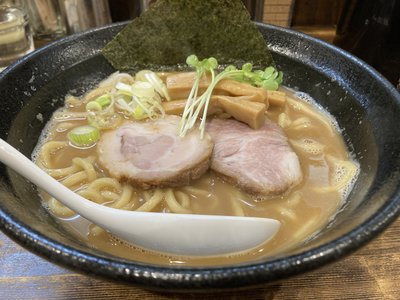 日暮里「鳥のぶ」 居酒屋料理が超進化！はずさない料理に感動 –