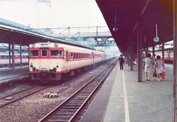 或る列車」が横浜で本格走行！原鉄道模型博物館で出発式｜Yokohama Editor's Room | リビング横浜Web