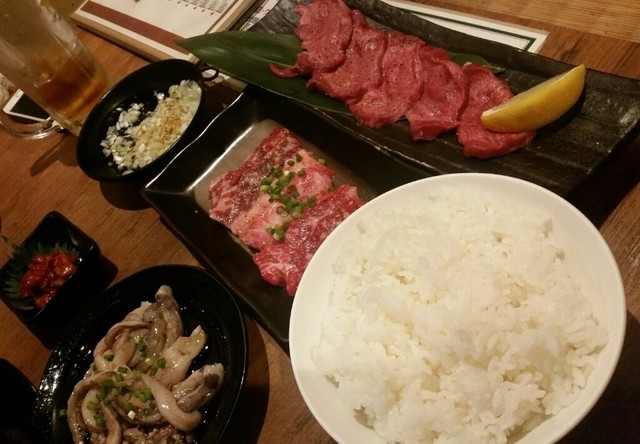 すすきの・タイ料理屋】ソ〇プ街のど真ん中でお酒が進むタイ料理屋を見つけました【北海道編その７・札幌ライラック通りタイ料理とお酒タタヤン】 -  YouTube