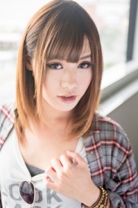 前編】つい最近、24歳のお誕生日を迎えました舞香ちゃん。一年前から始めたTwitterをウォッチしてると、わりと不安やらをブチまいており、なにやら色々と言いたげ…ここでもブチまいてもらいましょ〜か？【日泉舞香  人気AV女優インタビュー】 |