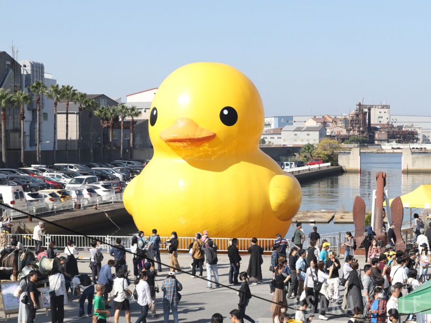 今冬も「ラバーダック」が大阪・中之島にやってくる！「中之島ウエスト・冬ものがたり2023」を開催！ | 「Enjoy  EXPO」〜万博記念公園エリアの地域情報サイト