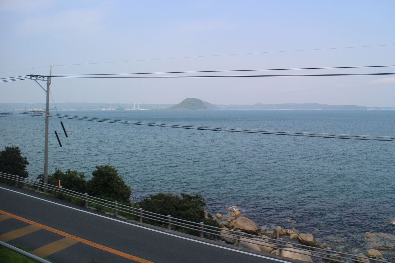 レトロな駅舎 筑肥線・浜崎駅 :