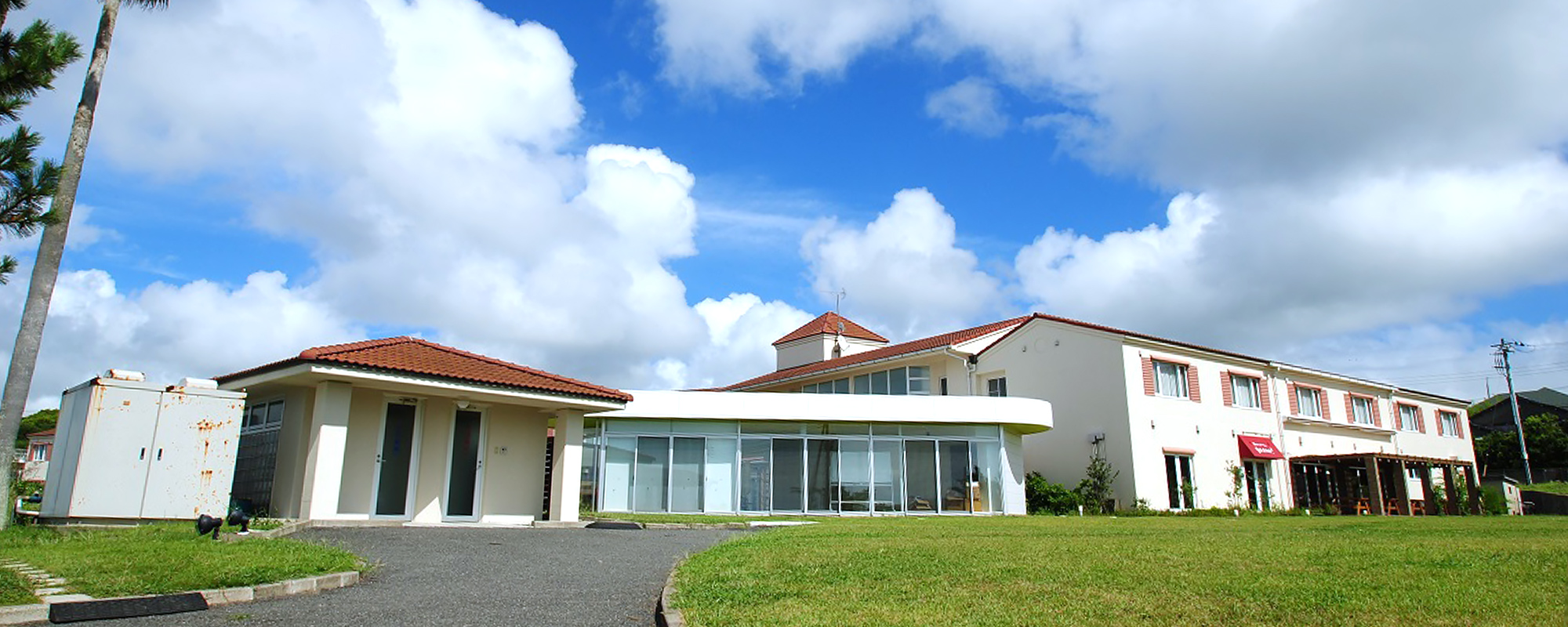 プライベート温水プールで1年中