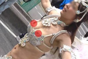 動ナビブログネオ » 巨乳女性にヌーブラ×乳揺れでポロリするか検証！こういう結果になるのかｗｗｗ