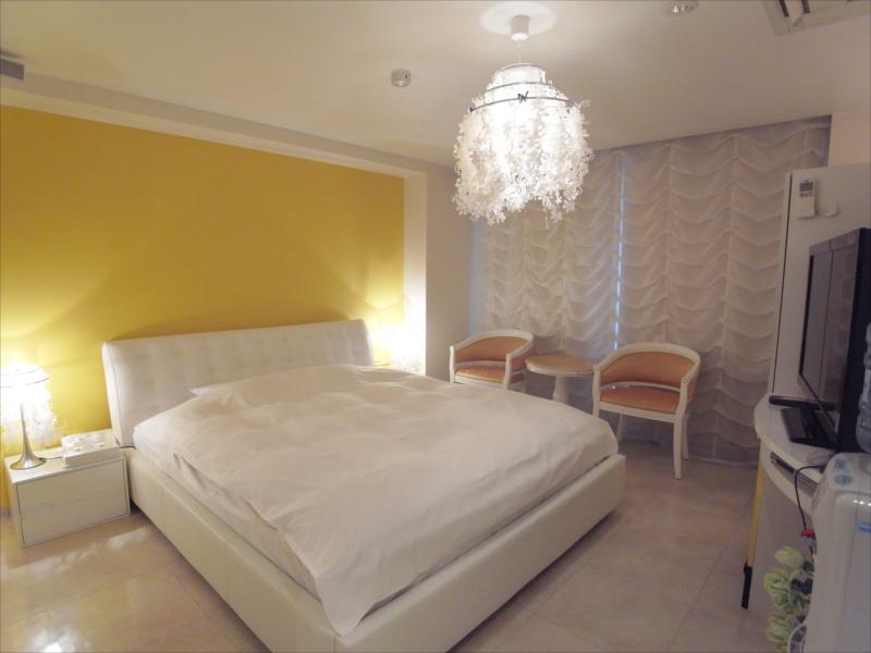 V HOTEL -