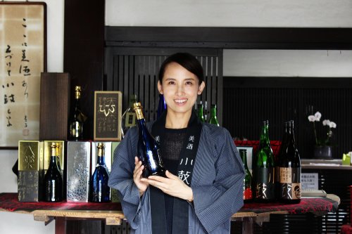 170年以上続く老舗酒造「西山酒造場」に密着インタビュー！女性にも喜ばれるヒット商品を生み出す新たな挑戦に迫る！ | ベストプレゼントガイド