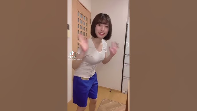 3,682 逆立ち 女性