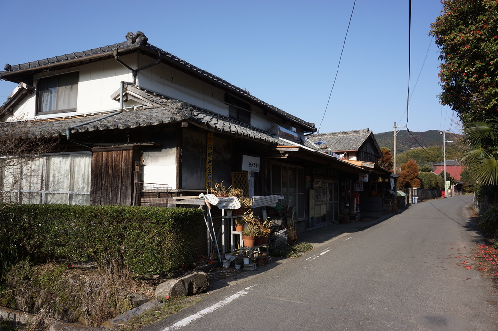 庭付き平屋と充実の補助金で始めるスローライフ！釣りも菜園も楽しめる熊本・宇土 市でちょうどいい田舎暮らしを叶える230万円物件（田舎暮らしの本Web）｜ｄメニューニュース（NTTドコモ）