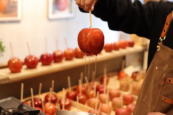 吉祥寺】嵐もHSJも！食べたら本当にびっくりした、りんご飴！「代官山Candy apple（キャンディアップル）丸井吉祥寺店」 |