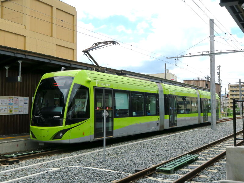 ラガール から【 近くて安い 】駐車場｜特P