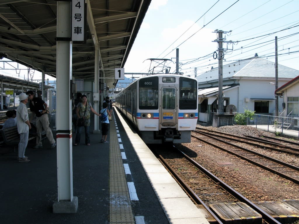 今日は午後に多度津から詫間へ鉄道を見ながら予讃線沿いをゆっくりサイクリングです。 - サイクリング愛好家の鉄道撮影日記