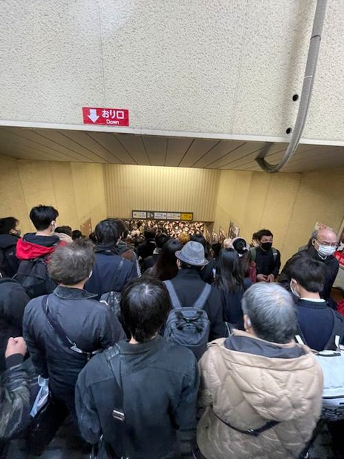 西船橋駅すぐの大衆酒場、魚屋 浜寅 豊富な鮮魚にヤンチャなおつまみ盛り沢山な駅チカ酒場 | 酒場版