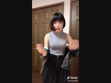 tiktokライブ配信 おっぱいポロリで一瞬凍り付く…│やっぱり素人！～おっぱい・胸チラ・乳首・ポロリ紹介