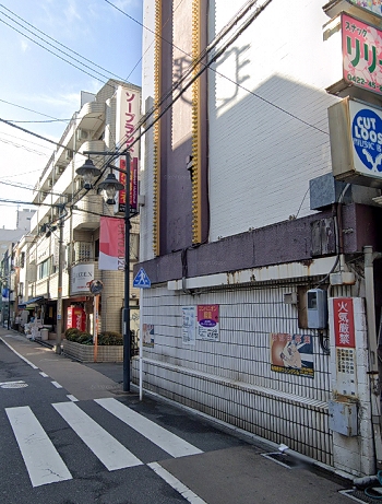 川崎から鶴見まで歩いて、廃墟のような国道駅にたどり着く - 盛り場放浪記