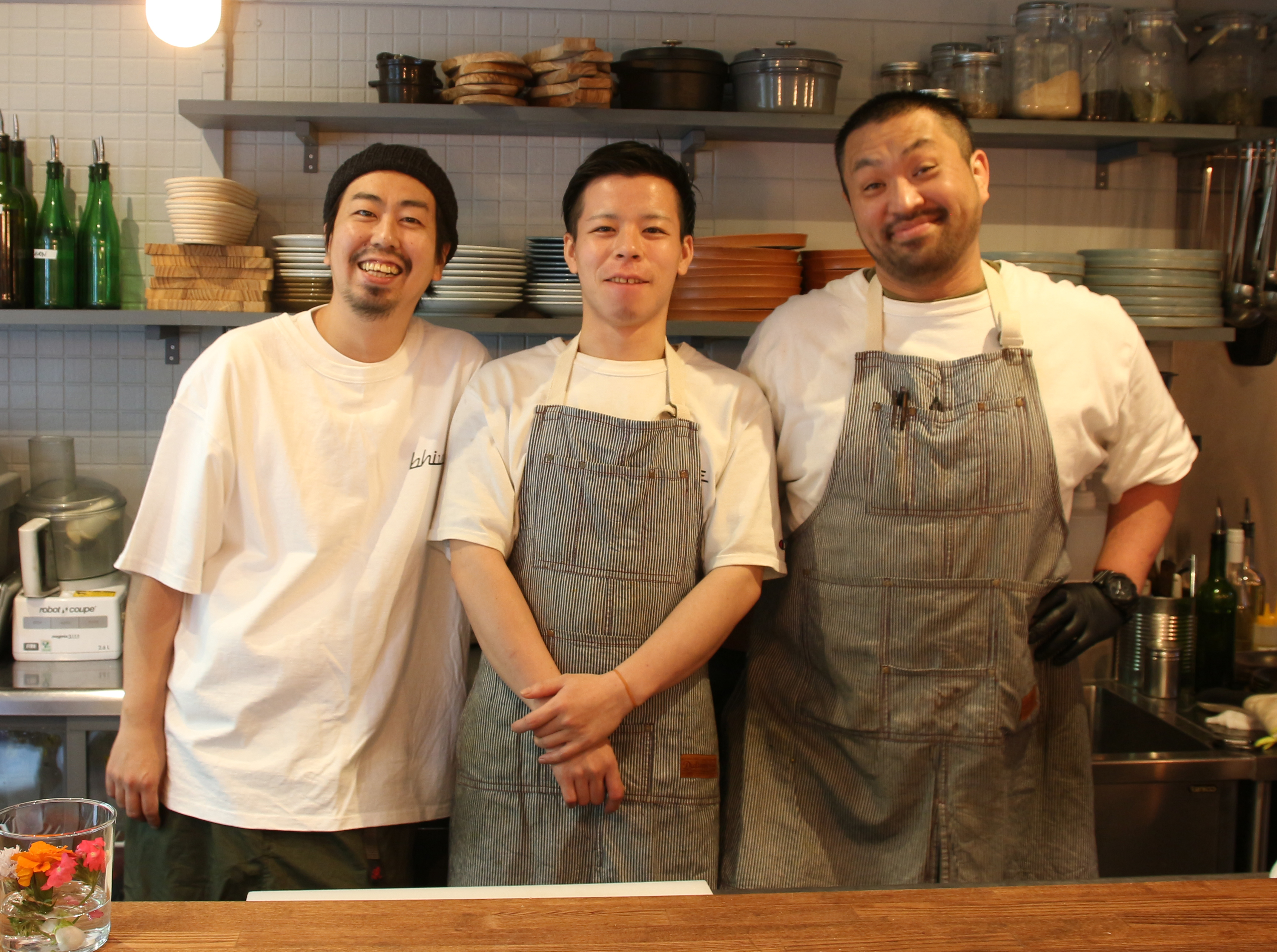 日本橋人形町二丁目の『ぼんくら』さん。様々な種類のジビエを楽しめます！冬眠前の羆と穴熊の炭火焼き食べ比べ、トドの干し肉炙り、島根の猪のヤムウンセンを注文！他にも気になるものが多くて…。  @bonkura7644 —— 清澄白河ガイド謹製、カフェラテの素「COFFEE