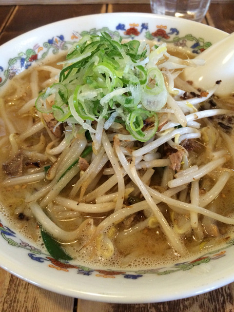 らぁめん柿の木、鹿児島本店は炒めた油が香ばしい : 鹿児島でおすすめの美味しいお店（ラーメン・焼肉・ランチetc）