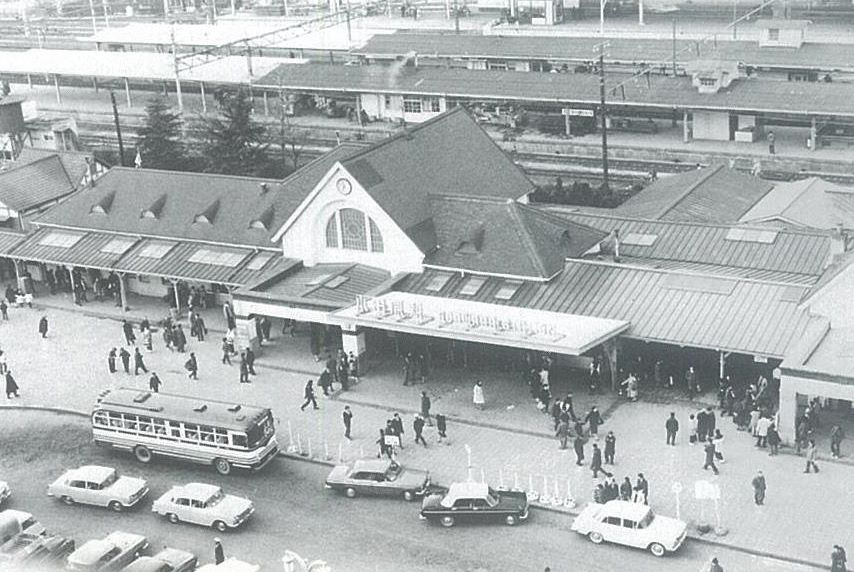 国府津駅