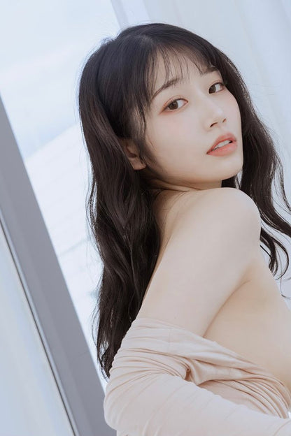 この美貌、この色気、1秒たりとも目が離せない―。 白花こう 31歳 AV DEBUT