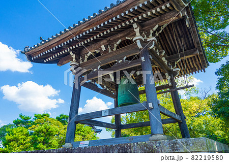 法華寺鐘つき堂の釣鐘（愛知県知多郡美浜町豊丘五宝１１５）平松皮膚科医院