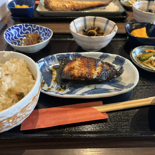 メニュー写真 : 貝料理トミスイ （貝料理TOMISUI）