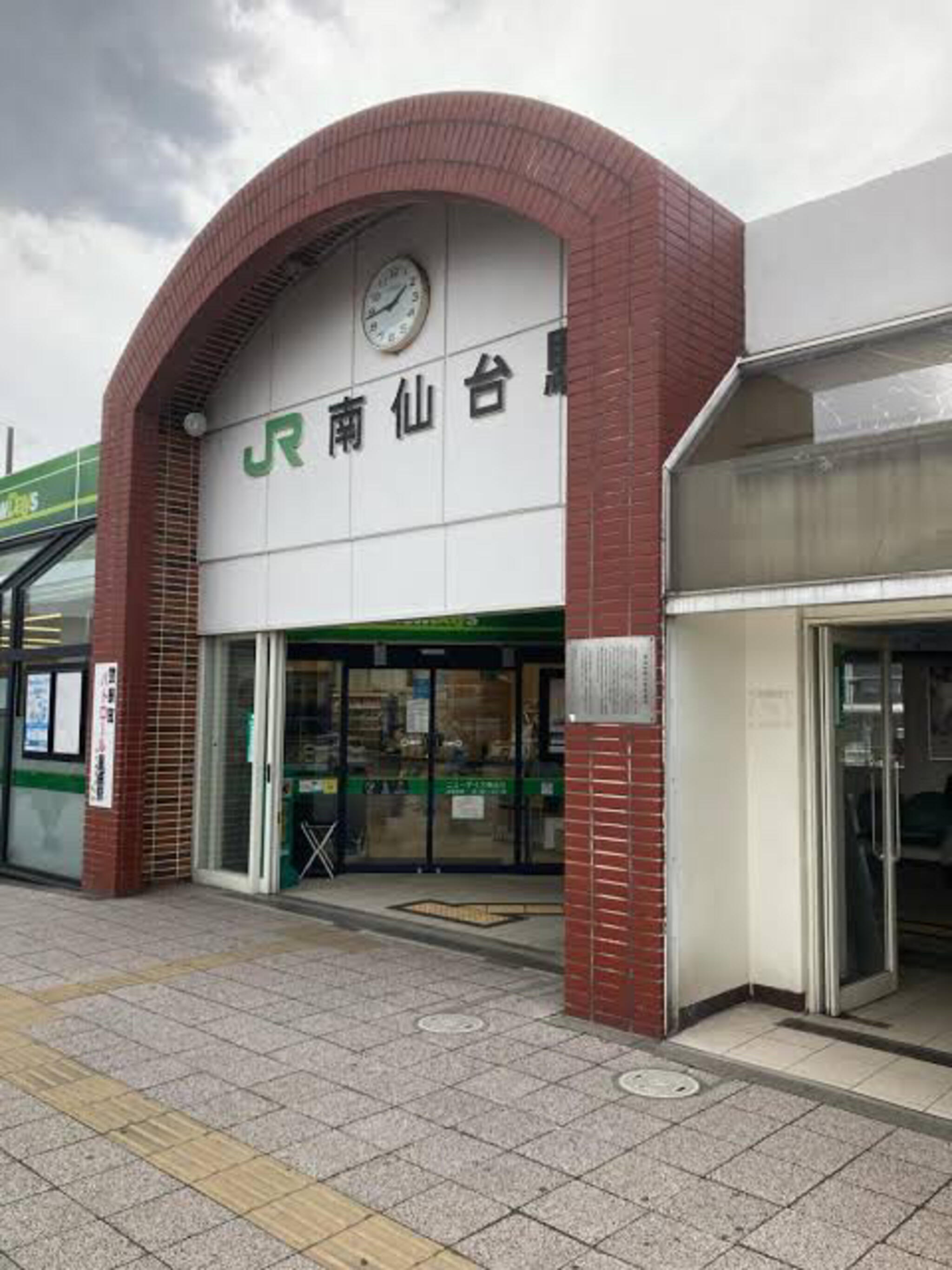 大河原で人気のクレープ専門店「チルボン」。 その2号店が、地下鉄「長町一丁目」駅そばにオープンしました！  写真は「いちご＆バナナチョコ生クリーム」「バナナチョコブラウニー」（各630円）。 見た目もかわいくて、ちょっと眺めていたくなりますよね。